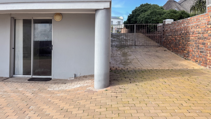 To Let 7 Bedroom Property for Rent in Myburgh Park Western Cape